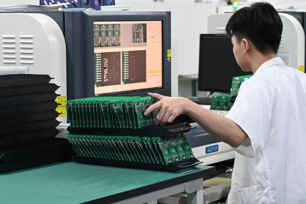 モーション センサー PCBA 設計は 2026 年に「マイクロ」時代に突入